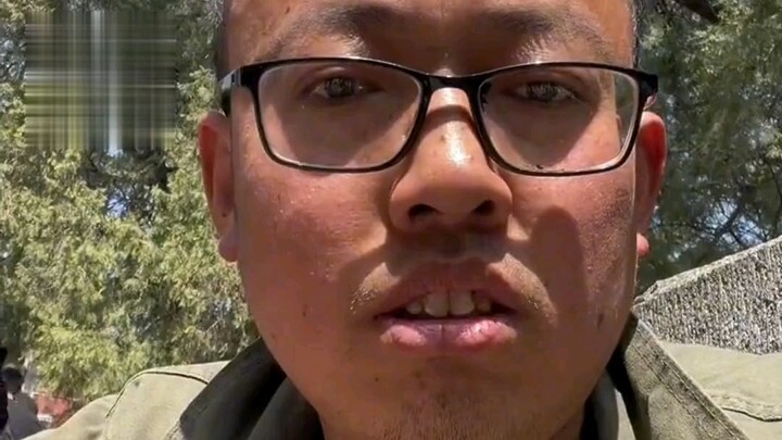 A livestreamer climbed Mount Tai, took a 5-step retreat after receiving tips, and was “escorted” bac