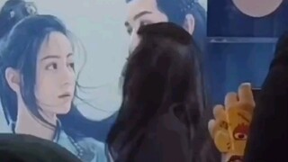 迪丽热巴歌隼扫楼惊艳回眸！！！！
