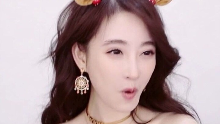 冯提莫圣诞节跳窥