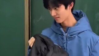 Boys have a keen sense of smell and can identify people by their clothes with an accuracy rate of up