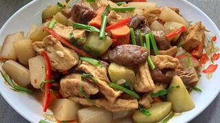 nấm đông cô kho rau củ quả.đơn giản mà ngon.