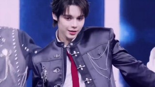 SM新人练习生《EXO - 咆哮》2025家族演唱会舞台！