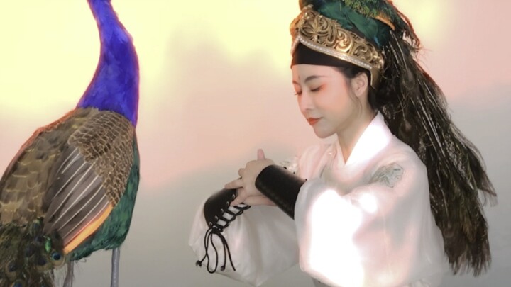 Ancient hats were actually peacocks? Who says the Han people don’t have unique headwear?