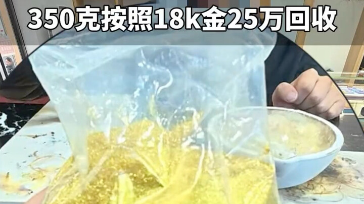 Học việc ở tiệm vàng mà đã béo bở thế này rồi à?