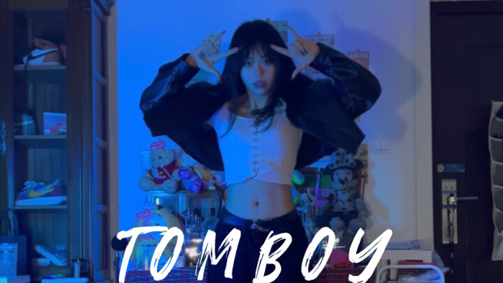 TOMBOY-(g)I-dle cover dance | Factory employees recreate TOMBOY's stage costumes