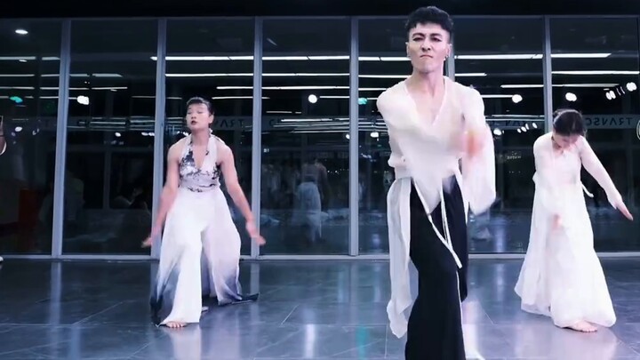 มันเป็นสิ่งที่ฉันคาดหวังและเป็นความรักทั้งหมดของฉันตอนนี้ “จิงเว่ย” เวอร์ชั่นห้องเรียนออกแบบท่าเต้นแ