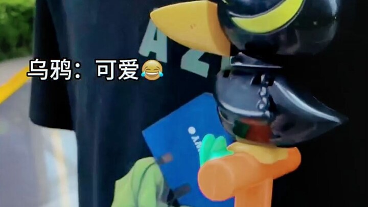 Who doesn’t have a little crow that can mimic human speech these days~?