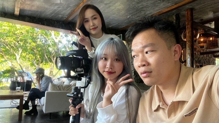 Bạn gái trúng tuyển biên chế, lập tức chia tay nam chính làm việc tại doanh nghiệp tư nhân ngay tại 