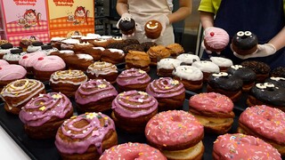 Amazing crispy croissant donuts! How to make cute cronuts - Korean food