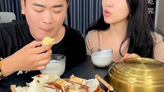 #沙琪玛 今天看我给彬彬来了个狸猫换太子#简简单单又一餐#软糯香甜#甜品治愈一切#网红零食