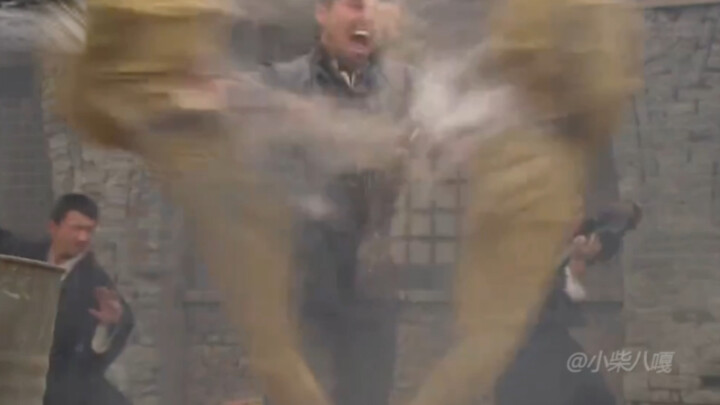 «تمزيق ورق الأشباح باليد»