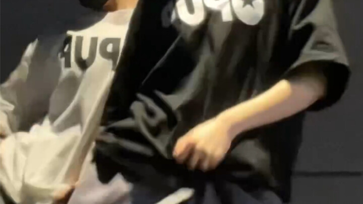 主线任务：拿下所有女大学生