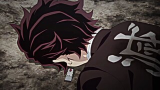 ketika Tanjiro menemukan Pedang yoriichi yg berumur 300 TH lalu