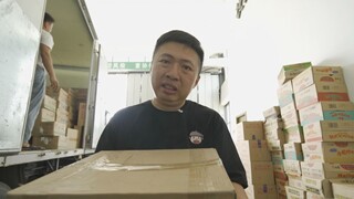 Enam orang memindahkan 4 ton bantuan. Hanya melalui pengalaman pribadi saya tahu bagaimana bantuan d