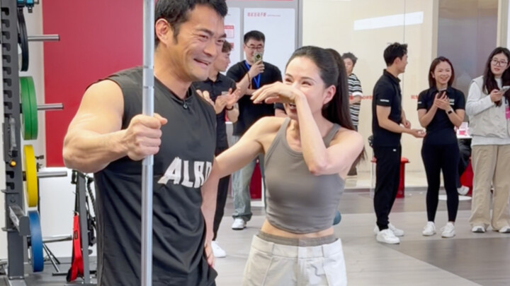 【หลี่รั่วถง】ใครว่าอายุ 60 ปีจะทำท่ายิงลูกโหม่งกลับหัวไม่ได้?