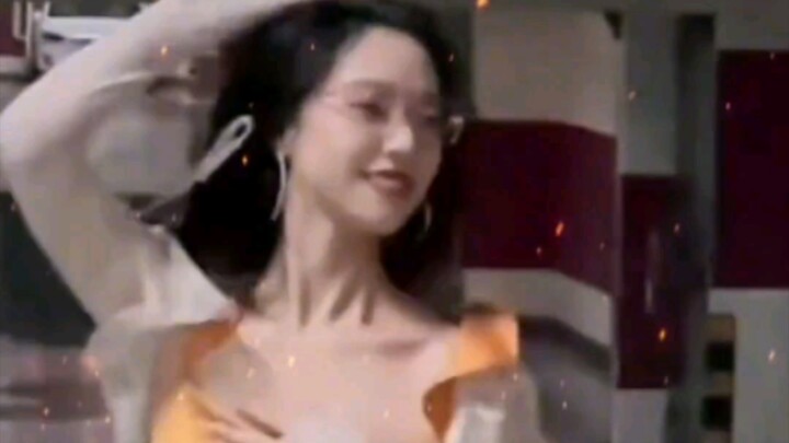 Zayu Chuan: Life is tough, but the master’s student is dancing! To this BGM, she’s unstoppable.