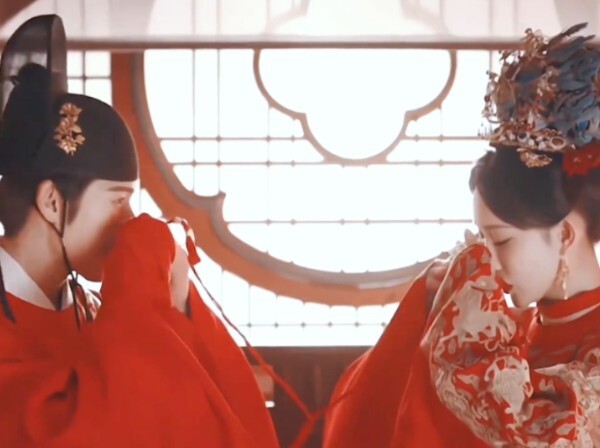 Song Mo hampir saja menculik pengantin yang salah; begitu tahu pengantin perempuan bukan Dou Zhaо, w