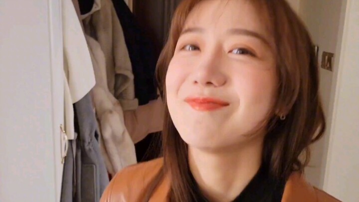 Agent’s Girlfriend Who’s Afraid of Villains, Haha!