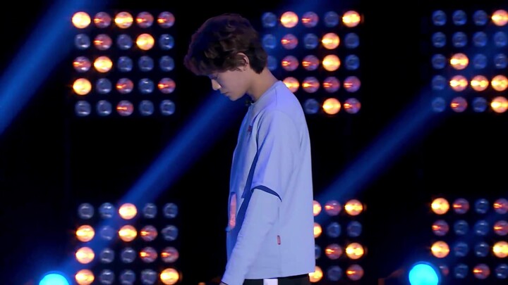 Ding Yuxi's solo dance