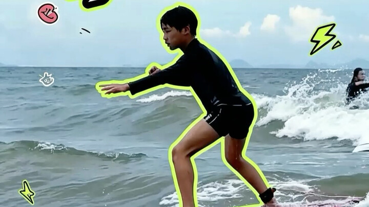 Taking national teen parkour champion Fuji Hao @FujiHao (Parkour Lianmeng) surfing—let’s see if he c