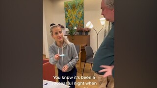 跳钢管舞的小姐姐，接了个老年人活动中心的单子