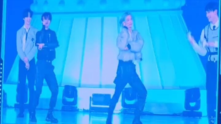 LEE KNOW FELIX Thử thách con cưng của tôi