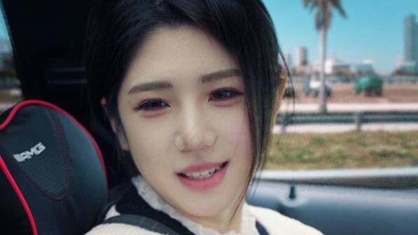 Don’t flirt while driving; don’t drive while flirting.