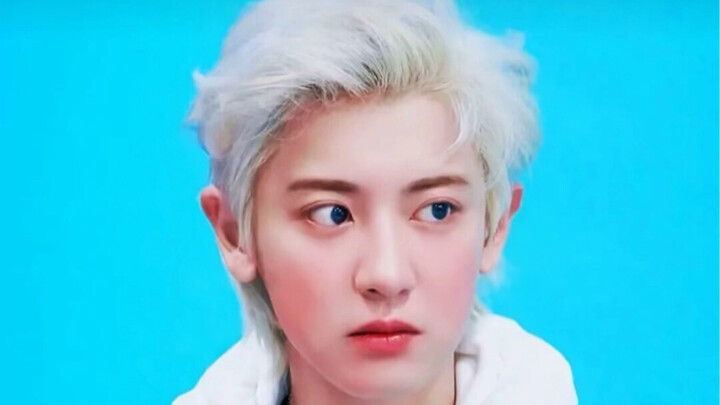 Park Chanyeol cuối năm rồi vẫn không quên tự boost doanh số cho mình, đúng là anh mà!
