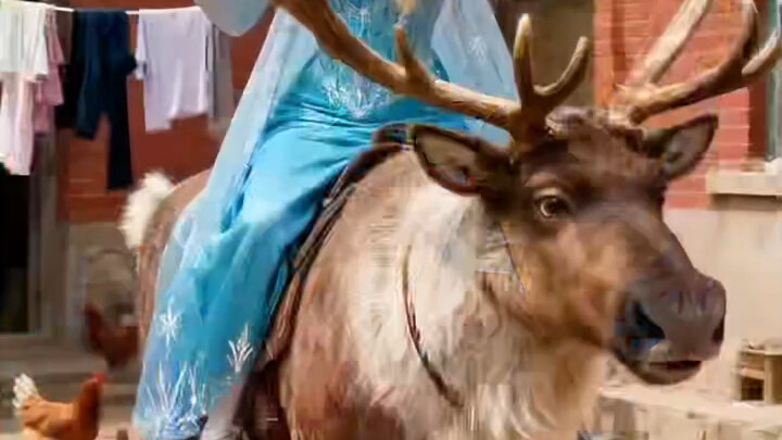 Elsa thi nhảy với anh Sairo, ai nhảy đẹp hơn nhỉ?