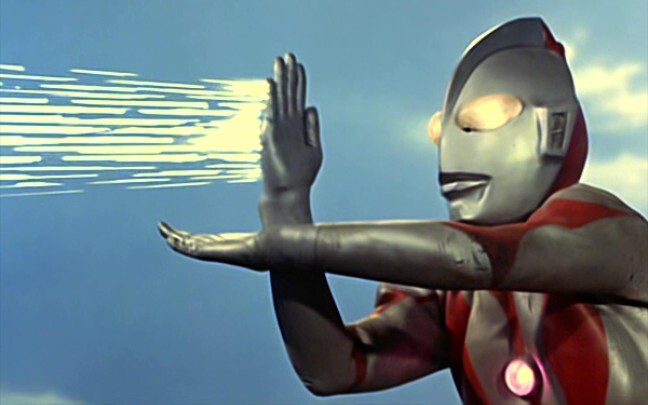 Meneliti sejarah evolusi efek khusus yang digunakan oleh Ultraman selama berabad-abad menggunakan Sp