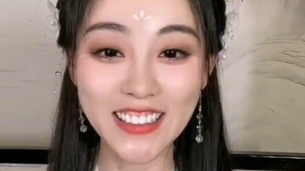 Zhu Xudan mentioned Ju Jingyi during her livestream.