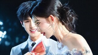 Crazy! This is the first time I've seen a real couple in the entertainment industry paired up! It's 