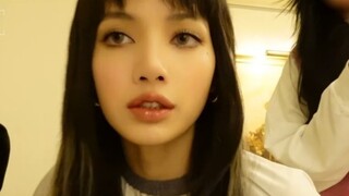 230310 @lalalalisa_m Video YouTube cá nhân LILI's FILM - LISA in Paris Vlog cuối cùng đã được cập nh