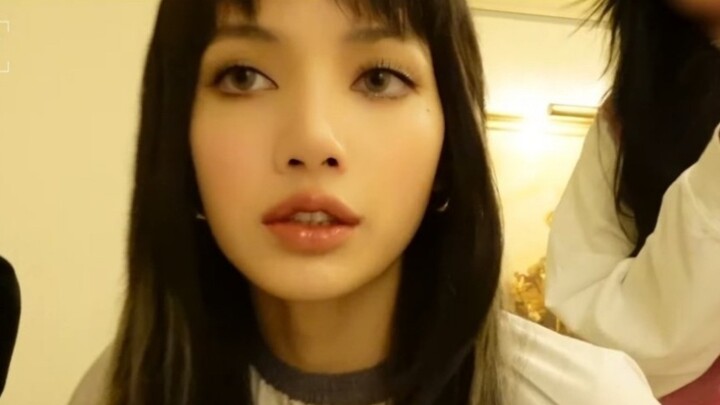 230310 @lalalalisa_m Personal YouTube video LILI's FILM - LISA in Paris Vlog finally updated ~ Chine
