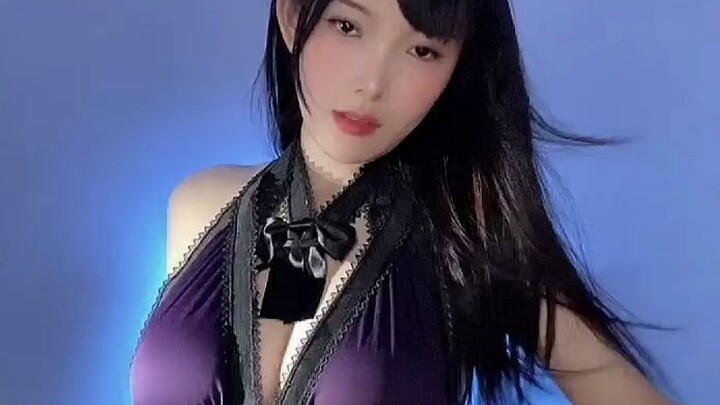 Tôi trông giống Tifa à?