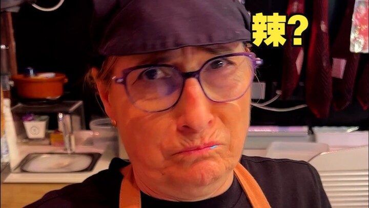 هل يمكن لوعاء من "دجاج تشوجو الحار" المصنوع باستخدام فلفل إيرجينغ تياو من سيتشوان أن يجعل سيدة إسبان