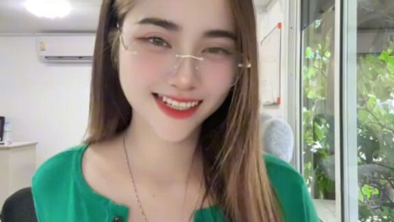 pag Ganto ba naman ka ganda workmate mo sisipagin ka pumasok