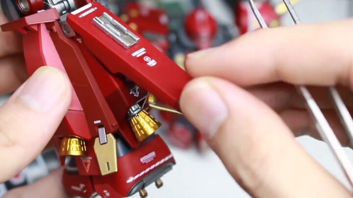 [Sharing the spray-painted transformation of Psycho Zaku] The Gundam driven by a little brat is only