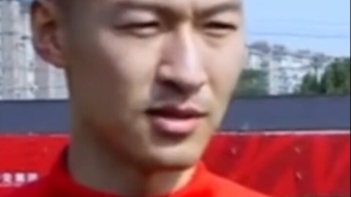 Men's football team sticks to eating sea cucumber during training camp; women's football team reluct