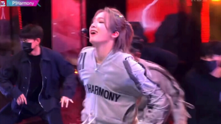 Cô chị khóa trên vũ đạo đường phố cực đỉnh của tôi, gọi là Bạch Tường Thái!