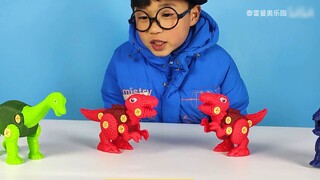 Empat kotak buta telur dinosaurus kecil meledak dari telur dinosaurus besar, ternyata semuanya adala