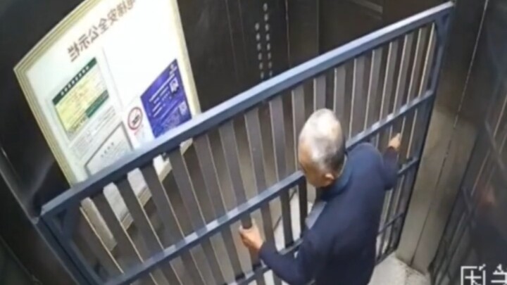 Kakek Terjebak di Lift Selama Belasan Menit #Kecelakaan #Lift #Kakek #Apartemen Cinta Memang Terlalu