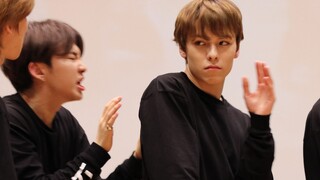 Quan Xiaocang sneezes on Bonong's face (ft. The culprit Xiaoba) Full version of Love Letter concert 