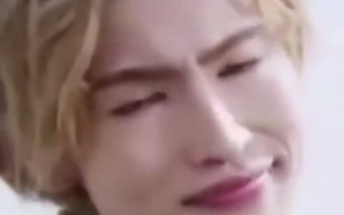 ซีซาร์ผู้มีความสุขที่สามารถร้องเพลงและเต้นรำได้