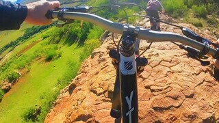 我跨越山巅，只为与你共享此景!