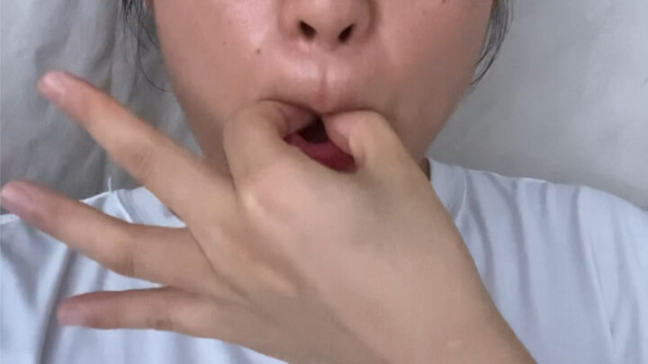 Peluit Penjahat — Masih aja nggak bisa belajar, aku makan kotoran aja deh!