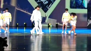 才发现当年TFBOYS的宠爱里有丁程鑫啊，还是小小一只的😘