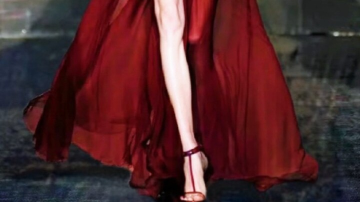 I just love how sexy, strong-willed, and stunning you are! [High-Slit Skirt]