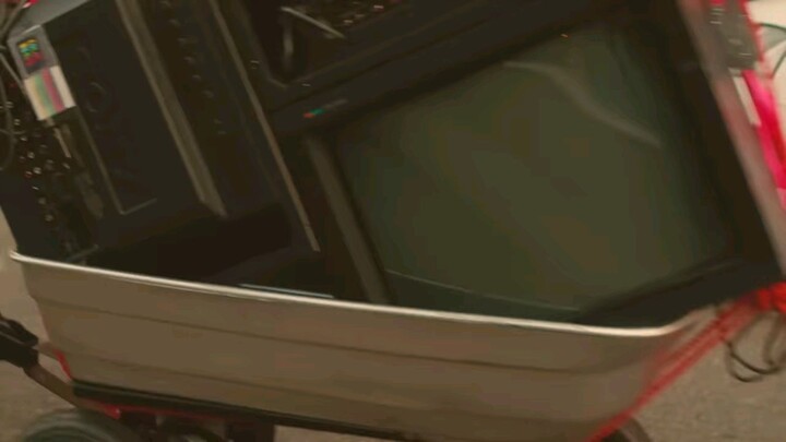 Glass Animals- Heat Waves (Official video) MS World