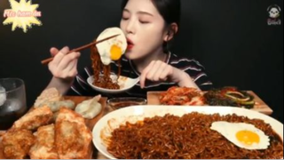 Há cảo với mì Chapapuri cay phần 2 #mukbang
